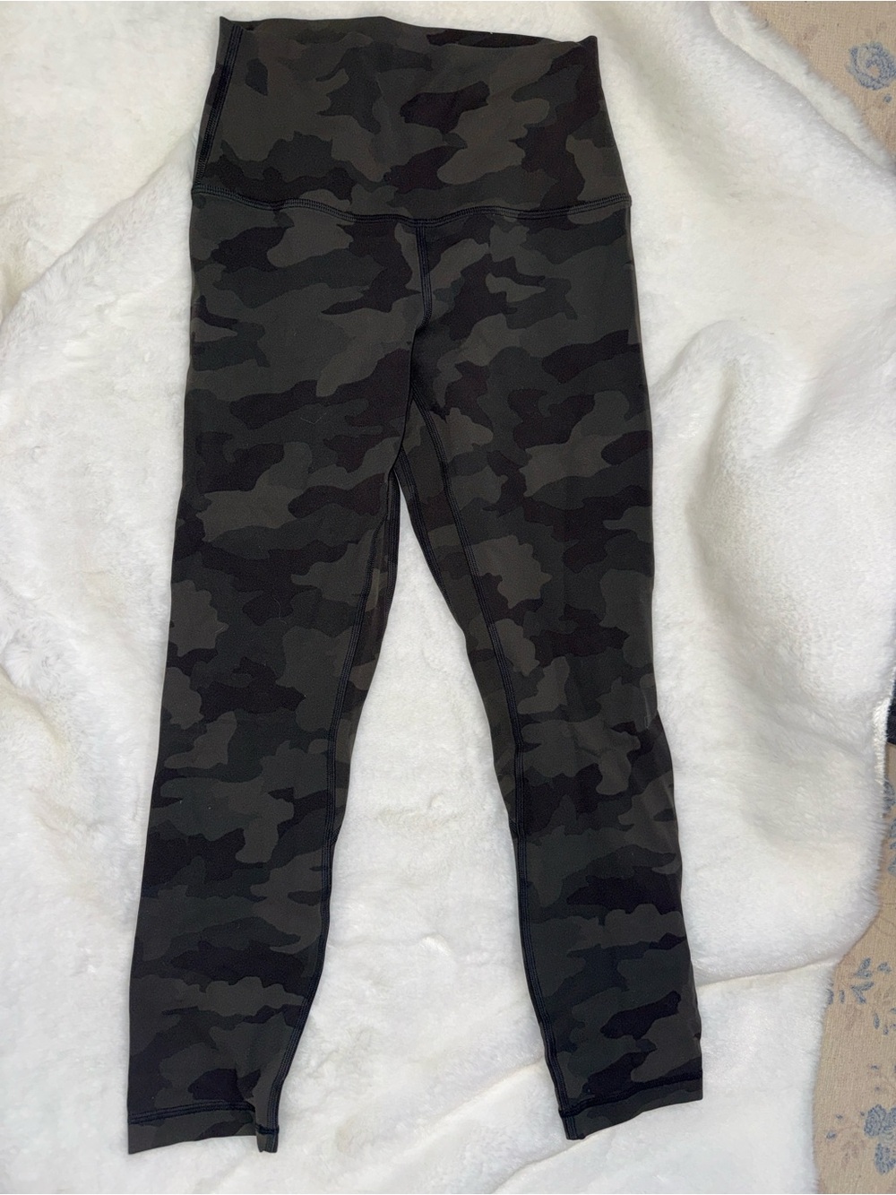 lululemon size 4 align Camo leggings- dark green